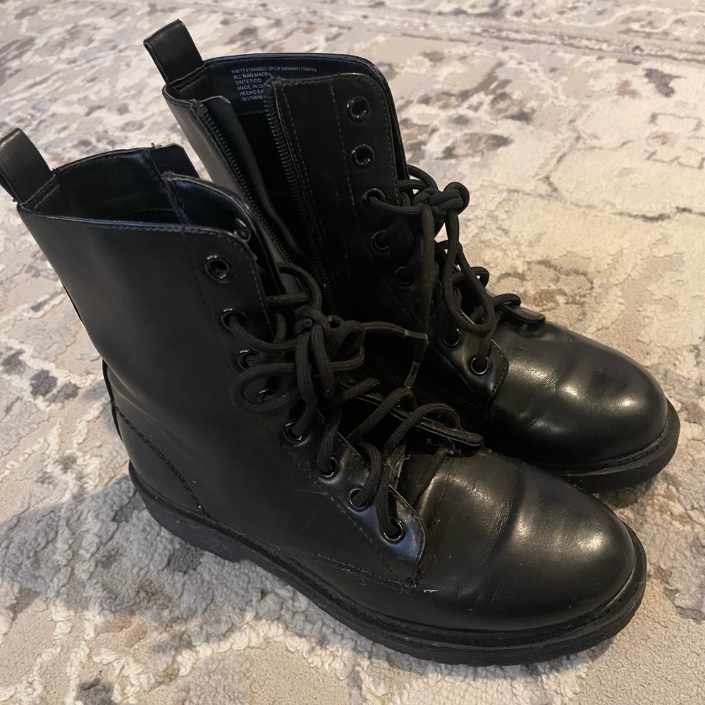 GUC Combat boots